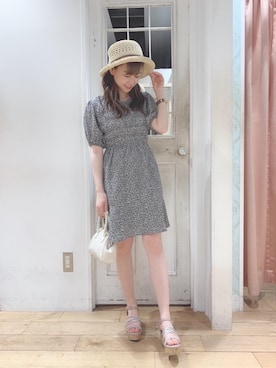 「MAJESTIC LEGON（マジェスティックレゴン）のガーリーフラワーミニワンピ（ワンピース）」を使った、マジェスティックレゴンHEPFIVE店スタッフさん（レディース・153cm）の春コーディネート