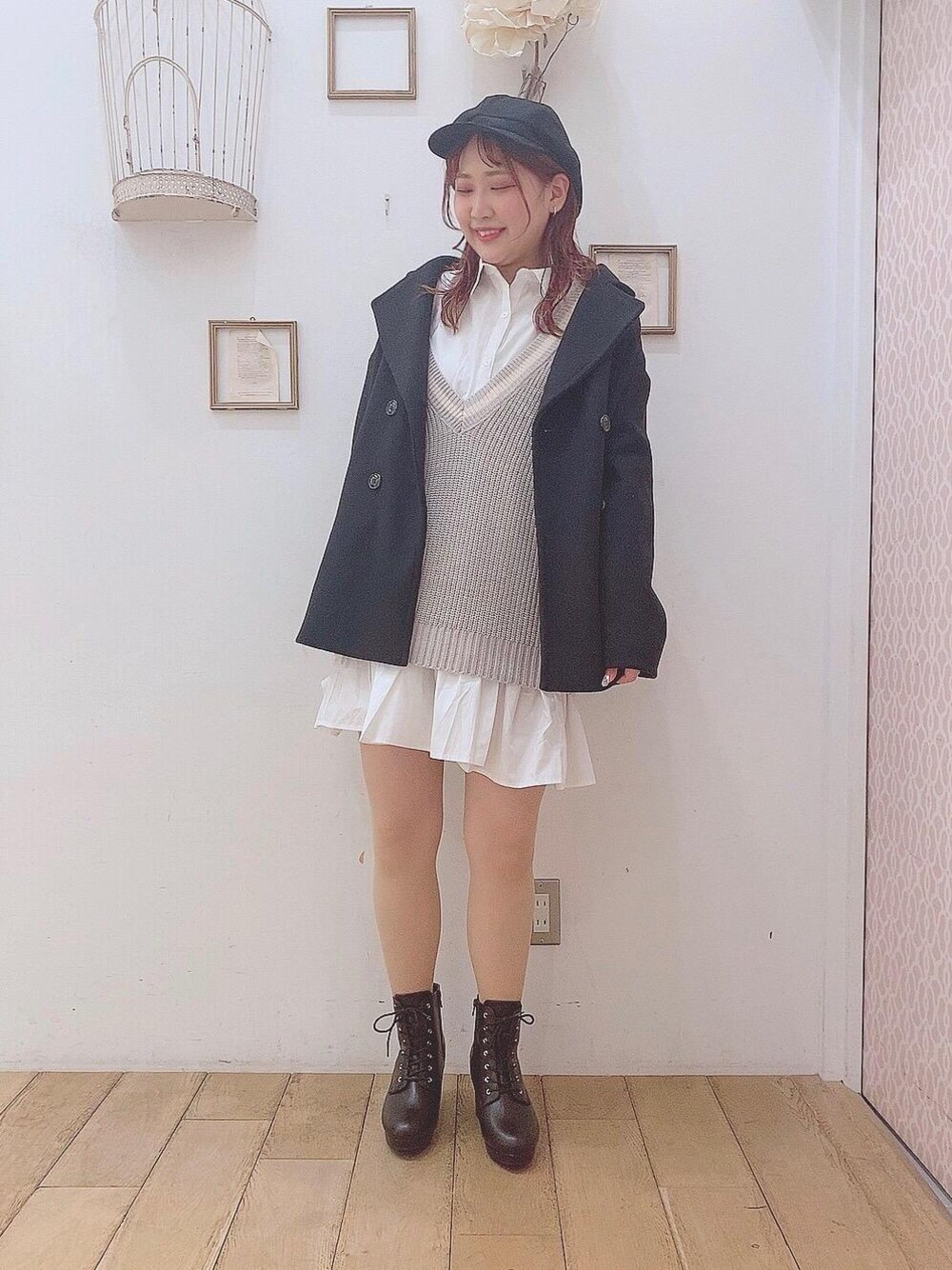 「デート、ガーリー、フェミニン、ミニ、MAJESTIC LEGON、マジェスティックレゴン、モテ、西宮ガーデンズ、あざとかわいい、カワイイ」｜「MAJESTIC LEGONのレースアップレディブーツ（ブーツ、ブラウン系）」を使った、マジェスティックレゴンHEPFIVE店スタッフさん（レディース・158cm）の冬コーディネートの1枚目の写真