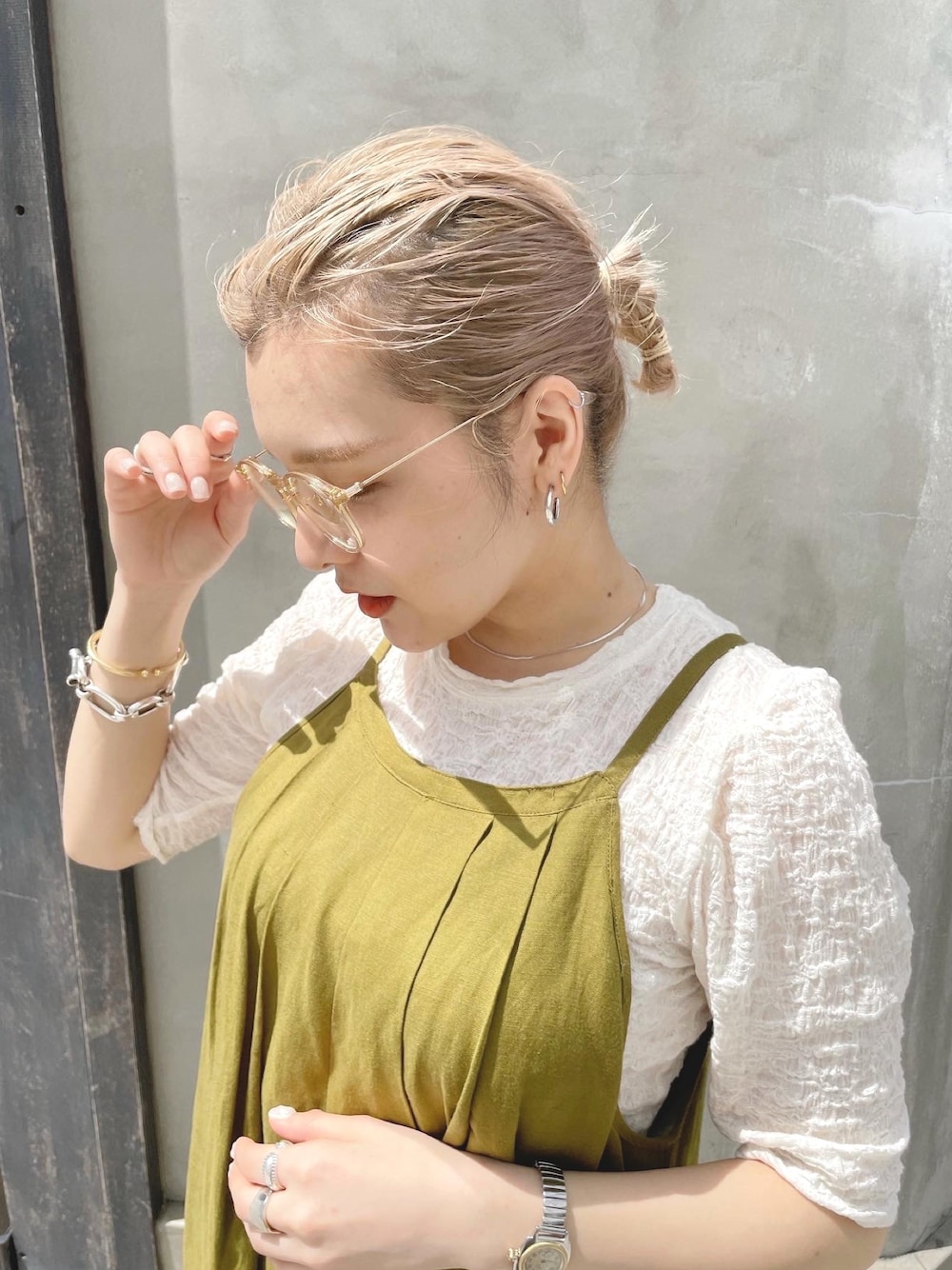 「カジュアル、Kastane、クリアメガネ、ワンピース、今日のコーデ、休日スタイル、春夏コーデ」｜「Kastaneのクリアフレームメガネ（メガネ、ベージュ系）」を使った、YUKI  KATOさん（レディース・159cm）の春コーディネートの1枚目の写真