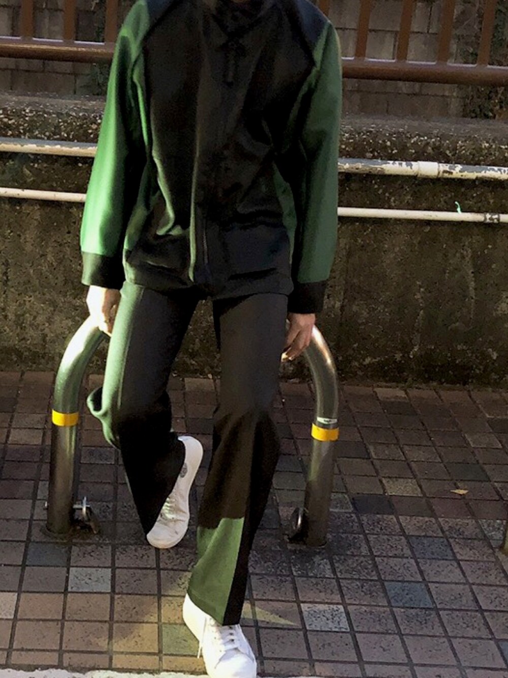 ISSEY MIYAKEのナイロンジャケットを使った人気ファッション