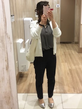 「UNIQLO（ユニクロ）のEZYアンクルパンツ（ウィンドウペン）（その他パンツ、ブルー系）」を使った、utaseさん（レディース・157cm）の春コーディネート