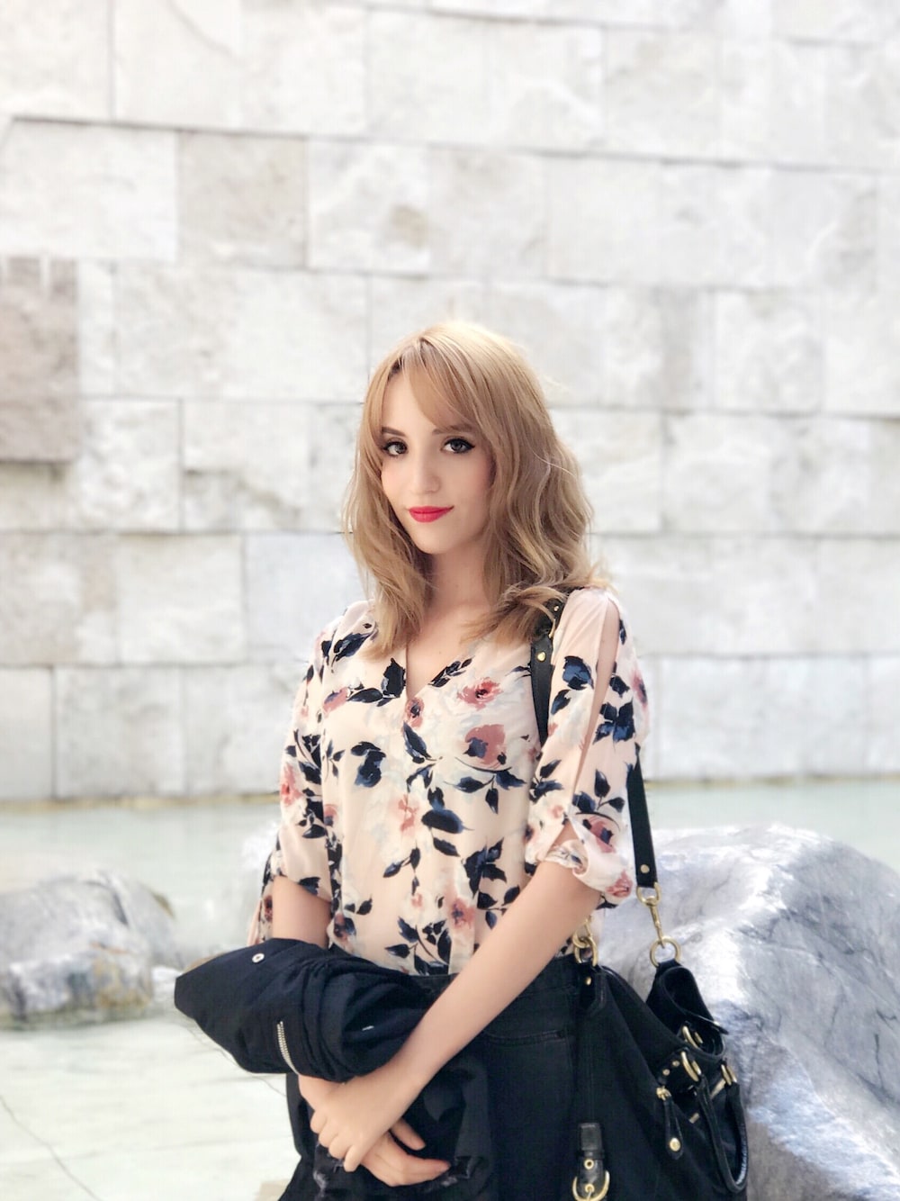 「ootd、outfit、summer、casual、pink」｜「COACHのアイテム（ハンドバッグ、ブラック系）」を使った、Carlaさん（レディース・165cm）の夏コーディネートの1枚目の写真