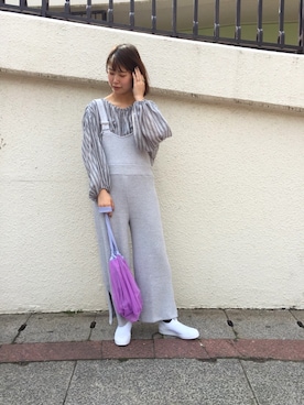 「アイテム（トートバッグ、パープル系）」を使った、三原 未央さん（レディース・171cm）の春コーディネート