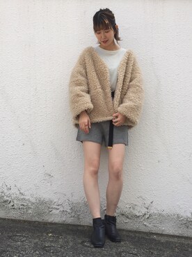 「ニットショートパンツ」｜「アイテム（その他アウター）」を使った、三原 未央さん（レディース・171cm）の秋コーディネート