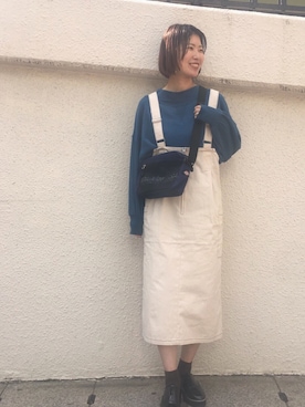 「アイテム（ジャンパースカート）」を使った、三原 未央さん（レディース・171cm）の春コーディネート