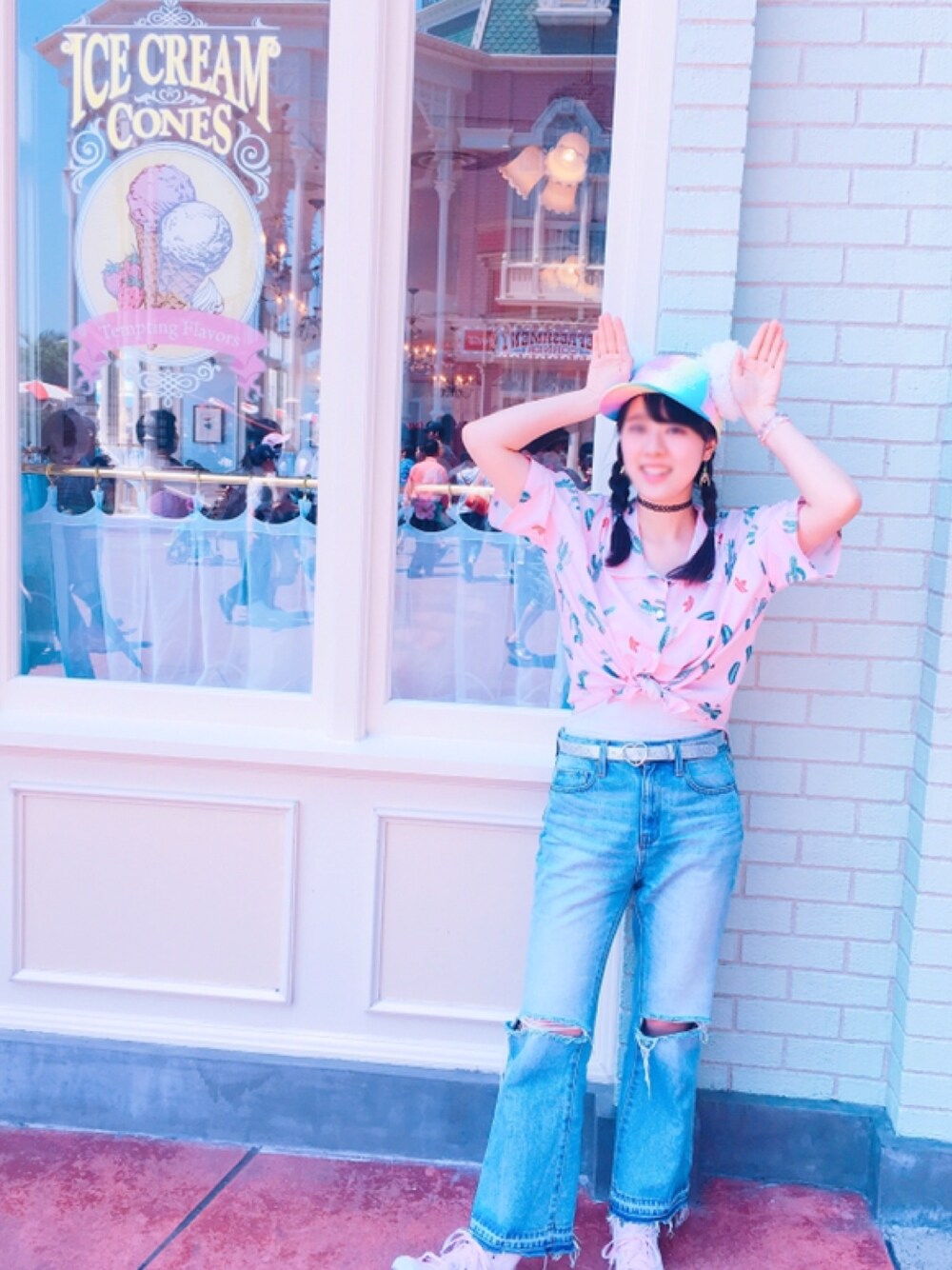 「瀬戸あゆみ、Aymmy in the batty girls、ディズニー、ディズニーコーデ、ピンク」｜「Aymmy in the batty girlsのCACTUS PATTERN ビッグブラウス（シャツ/ブラウス、ピンク系）」を使った、Kanaさん（レディース・161cm）の夏コーディネートの1枚目の写真
