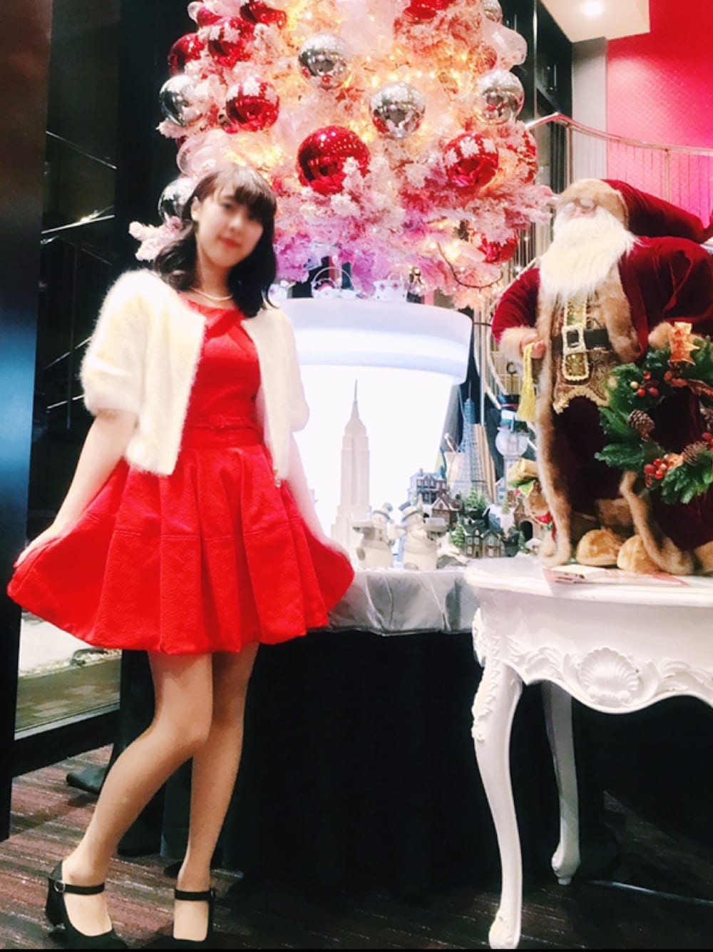 「Supreme.La.La.、クリスマス」｜「Supreme.La.La.のアイテム（ポンチョ、ホワイト系）」を使った、Kanaさん（レディース・161cm）の冬コーディネートの1枚目の写真