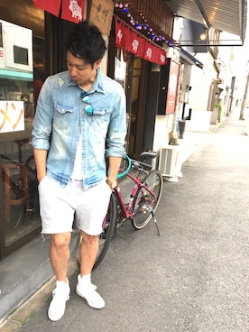「ダンガリーシャツ」｜「アイテム（腕時計）」を使った、たつやさん（メンズ・178cm）の春コーディネート