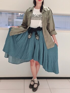 「MEMUSEのアイテム（Pants、ブルー系）」を使った、つづさん（レディース・170cm）の秋コーディネート
