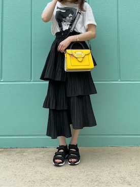 「イエローバッグ」｜「アイテム（バッグ）」を使った、SAMANTHAVEGAShopStaffさん（レディース・160cm）の夏コーディネート