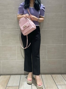 「パープル×黒」｜「アイテム（バックパック/リュック）」を使った、SAMANTHAVEGAShopStaffさん（レディース・154cm）の夏コーディネート