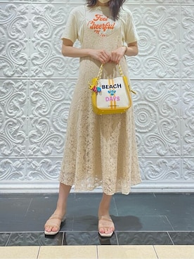 「イエローバッグ」｜「アイテム（アクセサリー）」を使った、SAMANTHAVEGAShopStaffさん（レディース・166cm）の夏コーディネート