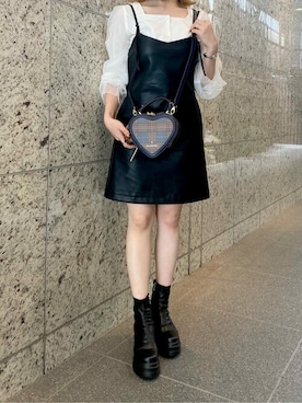 「レザーワンピース」｜「アイテム（バッグ）」を使った、SAMANTHAVEGAShopStaffさん（レディース・154cm）の秋コーディネート