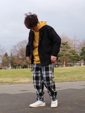 「パーカー　黄色　」｜新井 凌人さん（メンズ・171cm）の春コーディネート