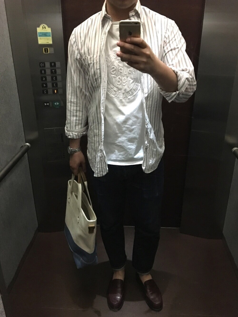 「シンプルコーデ、春コーデ、オトナカジュアル、アメトラ、シャツスタイル」｜「BLACK FLEECE by Brooks Brothersのアイテム（シャツ/ブラウス、ホワイト系）」を使った、TAKさん（メンズ・180cm）の春コーディネートの1枚目の写真