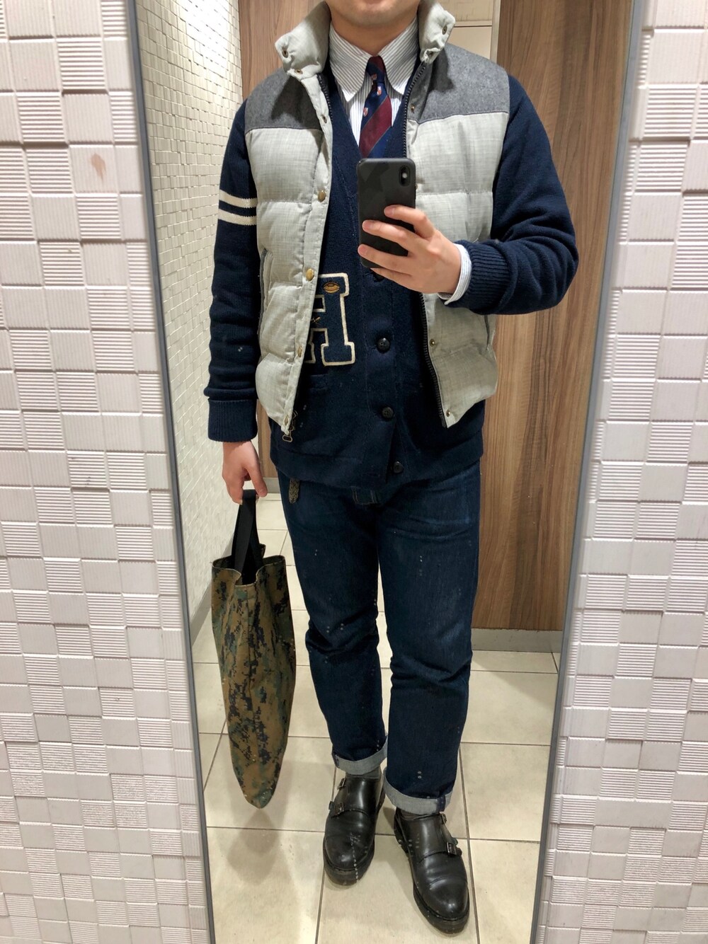 「カジュアルコーデ、レイヤードスタイル、アイビー、アメトラ」｜「POLO RALPH LAURENのアイテム（ニット/セーター、ブルー系）」を使った、TAKさん（メンズ・180cm）の冬コーディネートの1枚目の写真