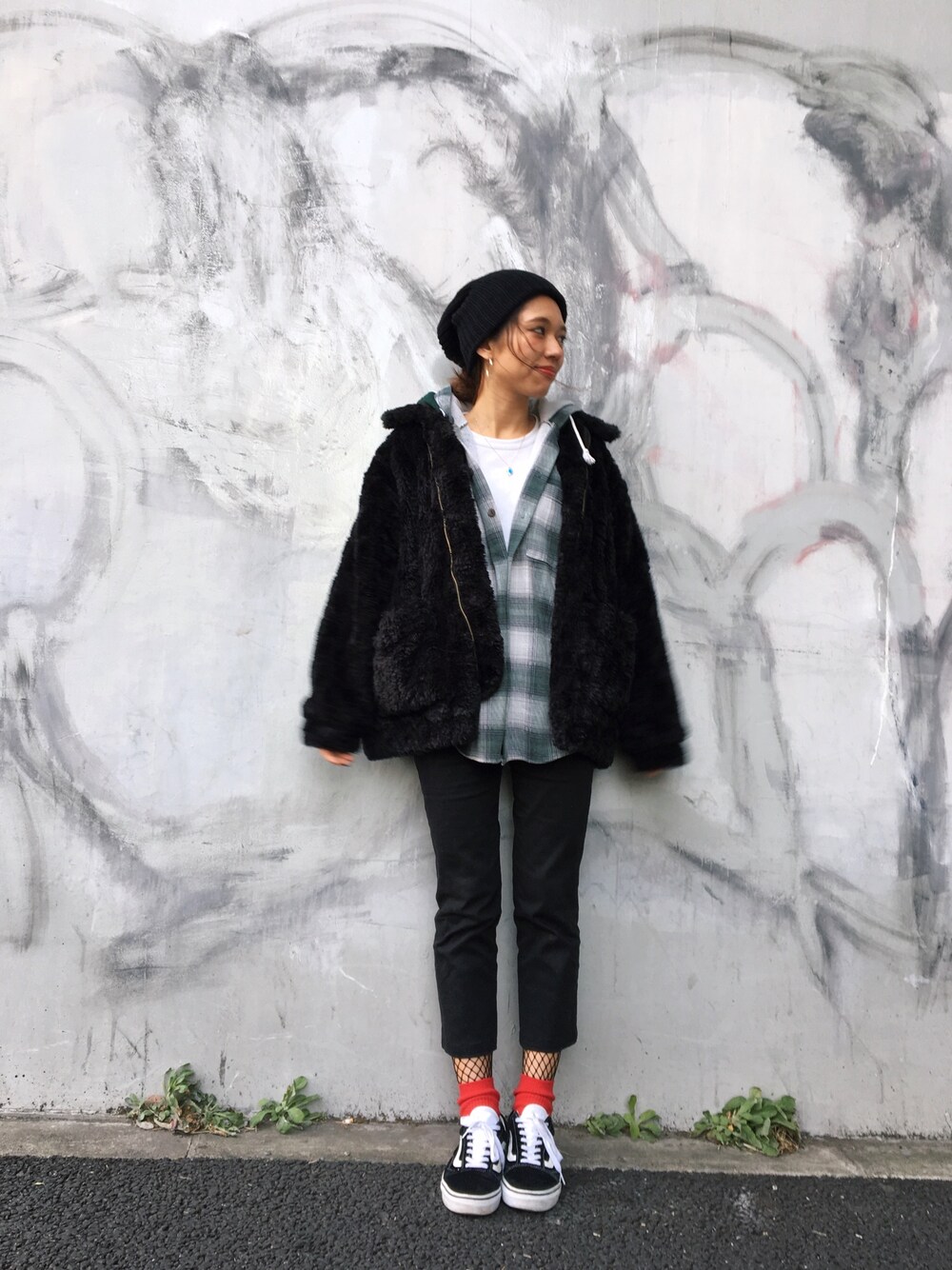 「スプリングSENSEOFPLACE、カジュアル、ストリートMIX」｜「H&Mのアイテム（ジャケット/アウター、ブラック系）」を使った、sakiさん（レディース・163cm）の春コーディネートの1枚目の写真