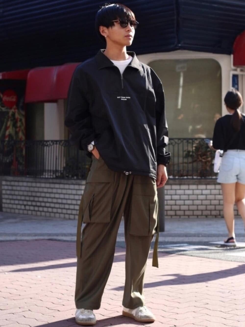 「gardenosaka、おしゃれさんと繋がりたい、ラフ、ootd、大人カジュアル、ブラック、秋コーデ、白Tシャツ、低身長、シンプルコーデ」｜「Drole De MonsieurのANORAK NFPM（ブルゾン、ブラック系）」を使った、keikaw さん（メンズ・168cm）の秋コーディネートの1枚目の写真