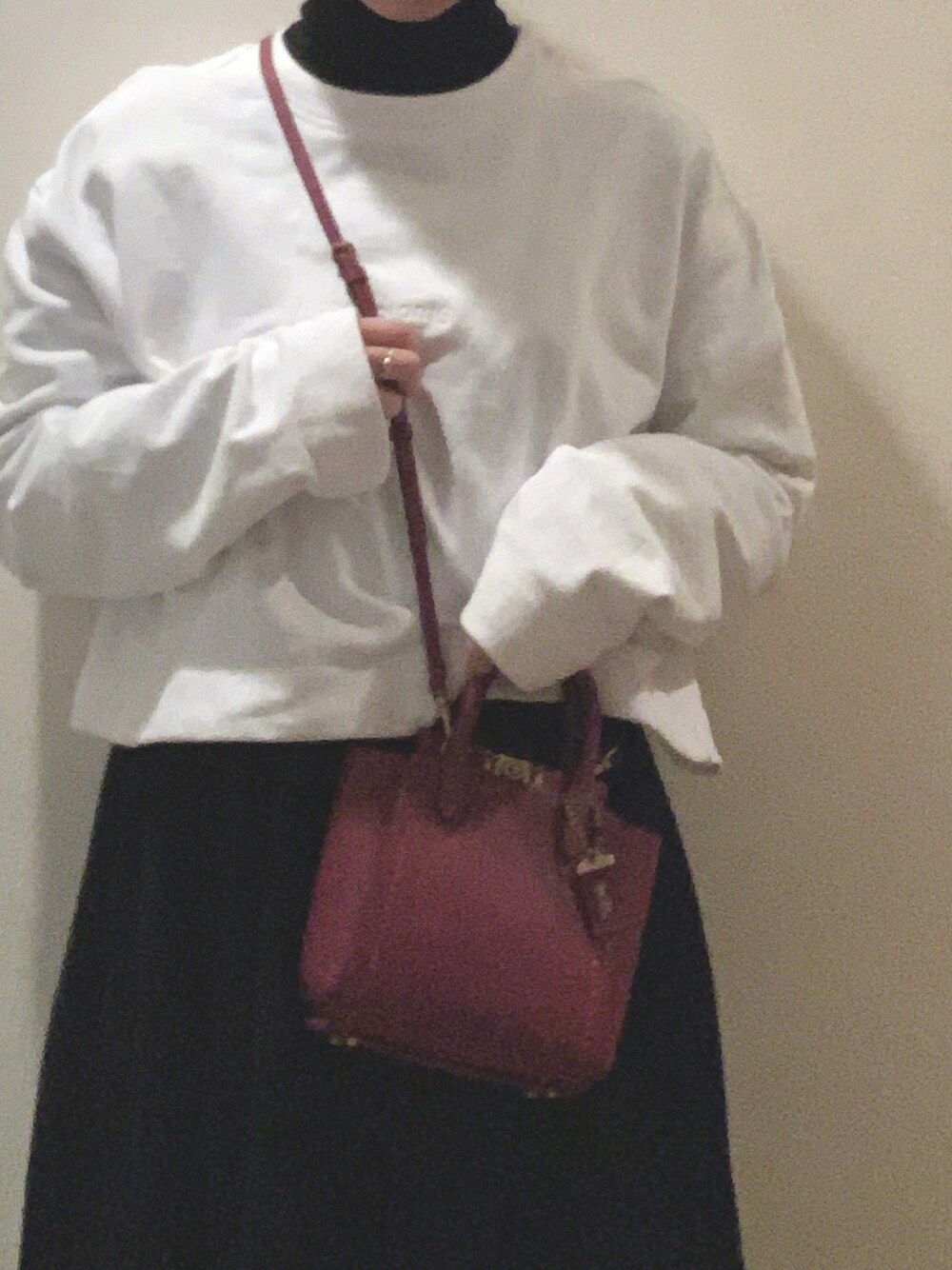 「Acne Studiosのアイテム（トップス、ホワイト系）」を使った、はむちゃんさん（レディース・157cm）の冬コーディネートの1枚目の写真