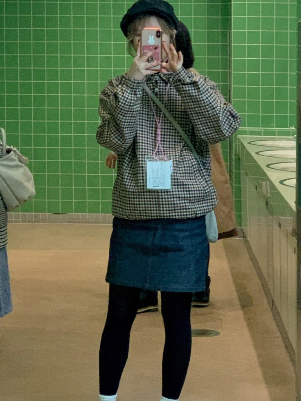 「キャスケット、フレッドペリー、APC、デニムスカート」｜「FRED PERRYのFRED PERRY  / フレッドペリー : チェックカバンジャケット　#（ブルゾン、ベージュ系）」を使った、はむちゃんさん（レディース・157cm）の冬コーディネートの1枚目の写真