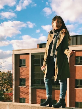 「WINTER STYLE」｜「アイテム（デニムパンツ）」を使った、Emmaさん（レディース・155cm）の冬コーディネート