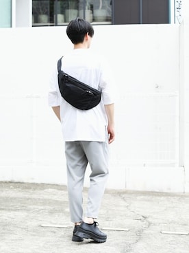 「CRAMSHELL（クラムシェル）のアイテム（バッグ）」を使った、aoiさん（メンズ・173cm）の夏コーディネート