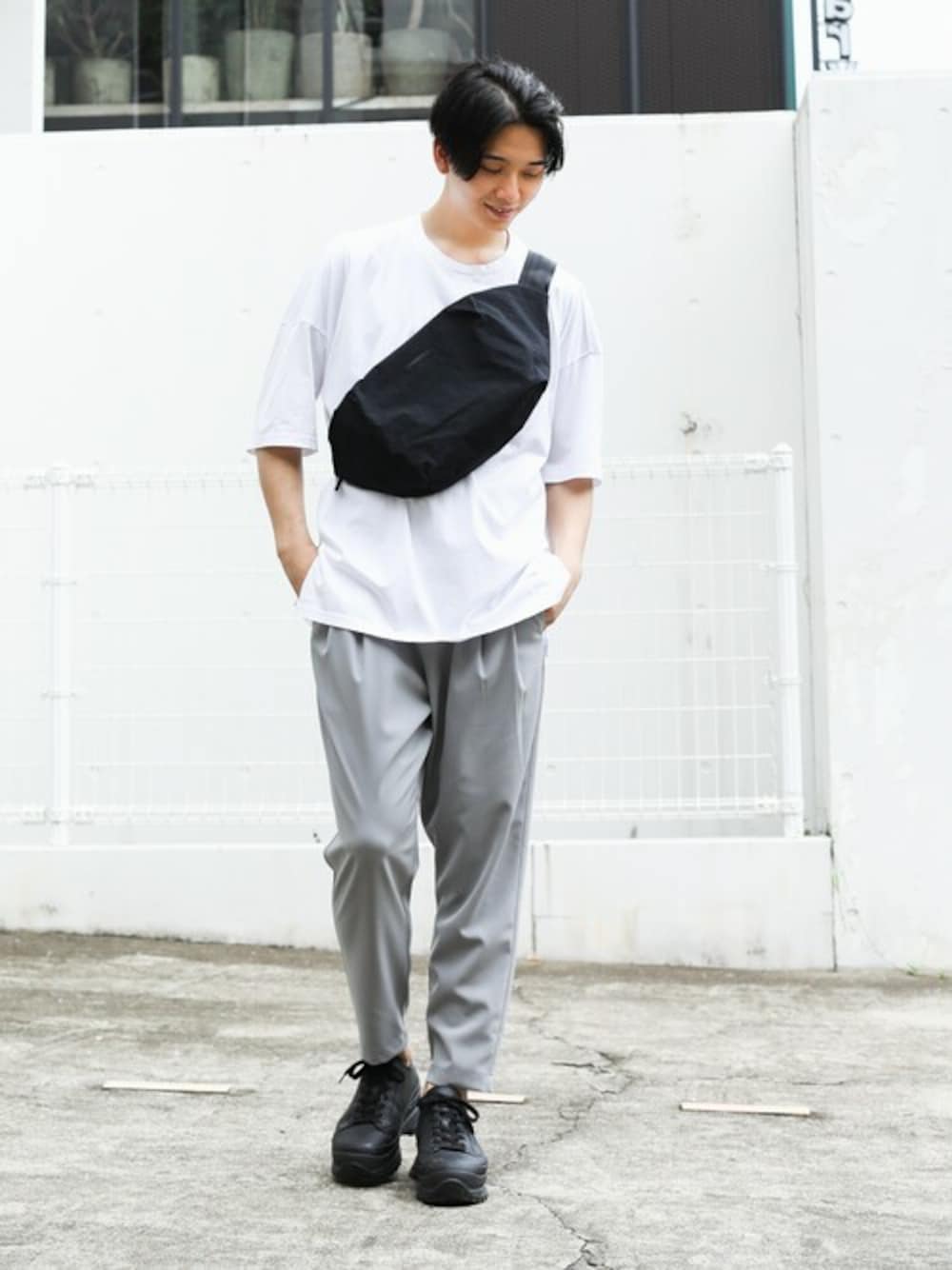 CRAMSHELL（クラムシェル）の「SQUARE SLING BAG（ボディバッグ