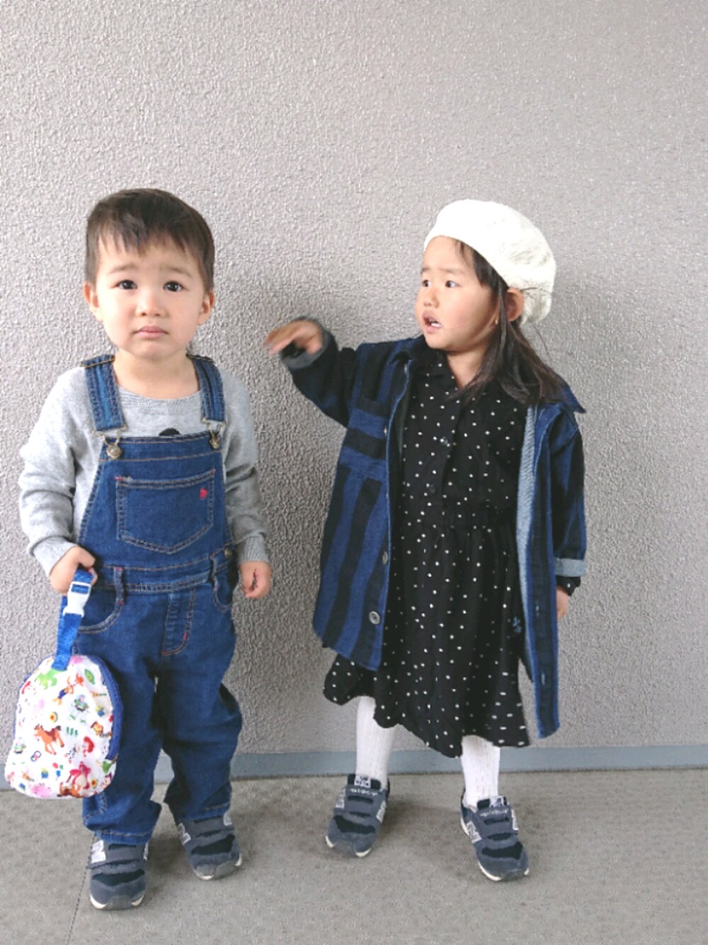 「グローバルワーク(GLOBAL WORK)、韓国子供服、ベレー帽、バースデイ」｜「韓国子ども服のアイテム（デニムジャケット、ブルー系）」を使った、ameameさん（キッズ・90cm）の春コーディネートの1枚目の写真