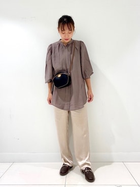 「サテンパンツ」｜「アイテム（ローファー）」を使った、　AMIさん（レディース・158cm）の秋コーディネート