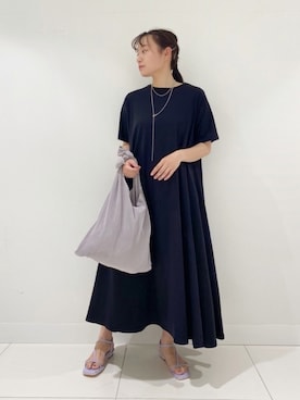 「プリーツバッグ」｜「アイテム（アクセサリー）」を使った、　AMIさん（レディース・158cm）の春コーディネート