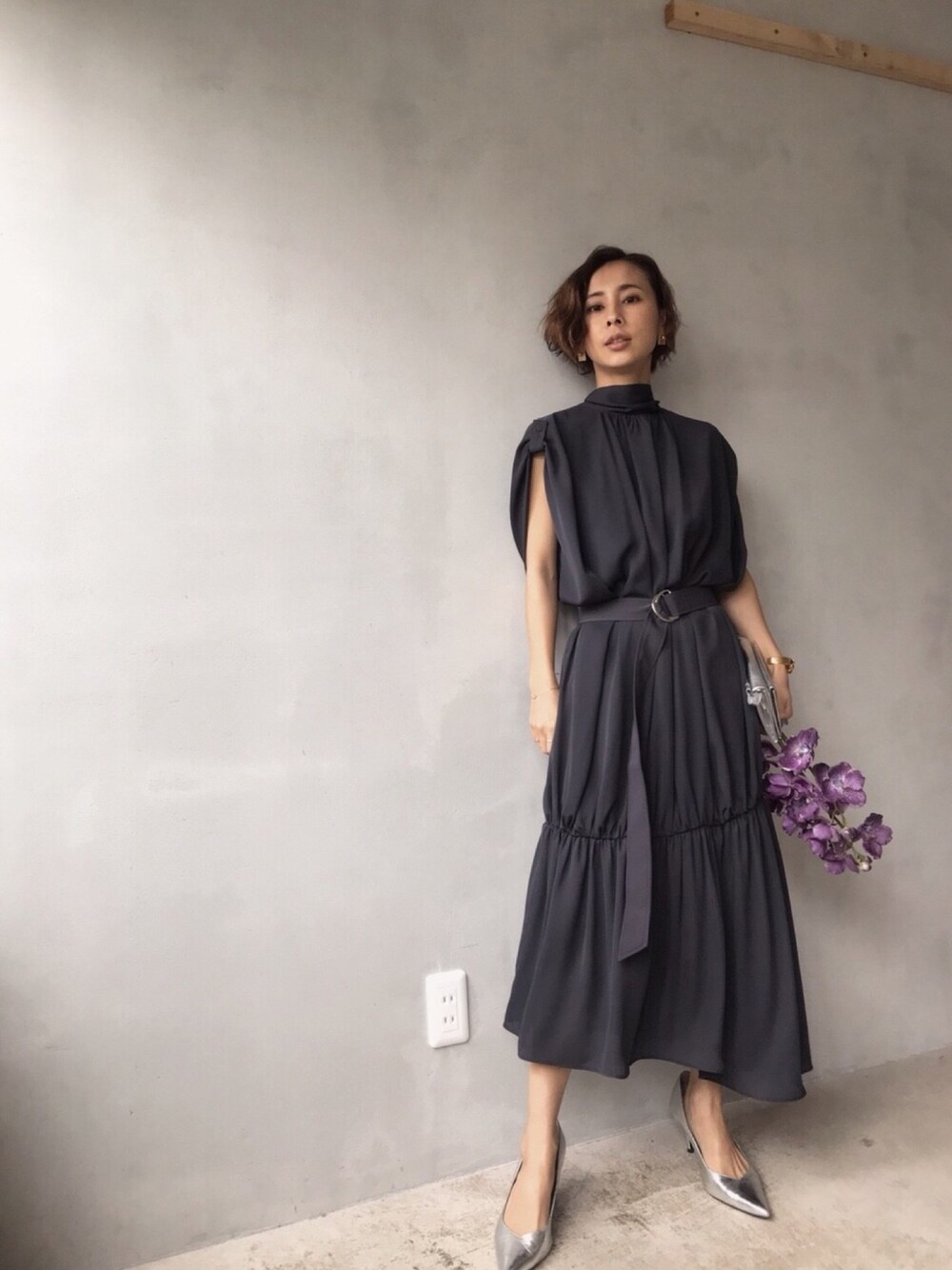 黒石奈央子さんの「RILEY LOW WAIST DRESS（AMERI）」を使ったコーディネート