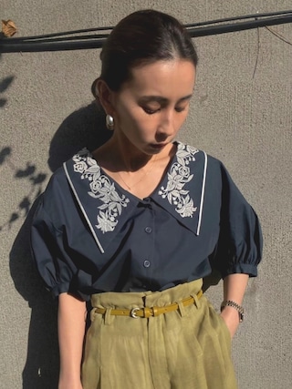 Ameri（アメリ）の「MEDI EMBROIDERY COLLAR BLOUSE（シャツ/ブラウス