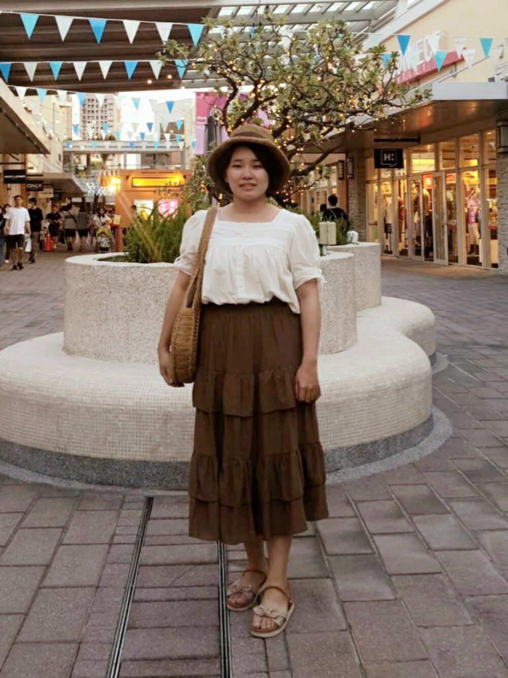 「ootd、夏、夏コーデ、韓系、Taiwan」｜「Samansa Mos2のペーパークロッシェハット（ハット、ブラウン系）」を使った、呱呱🍯さん（レディース・152cm）の春コーディネートの1枚目の写真