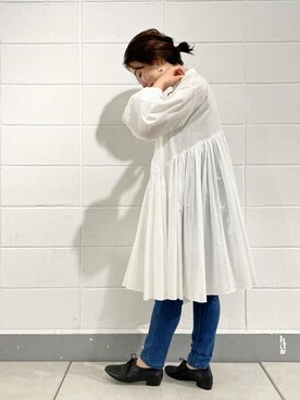 「BEARDSLEY（ビアズリー）のギャザーチュニックブラウス（シャツ/ブラウス、ホワイト系）」を使った、katoさん（レディース・154cm）の秋コーディネート