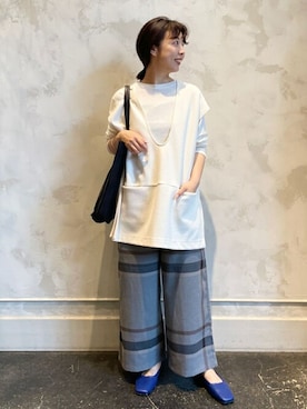 「BEARDSLEY（ビアズリー）のブークレダンボールプルオーバー（Tシャツ/カットソー、ホワイト系）」を使った、katoさん（レディース・154cm）の秋コーディネート