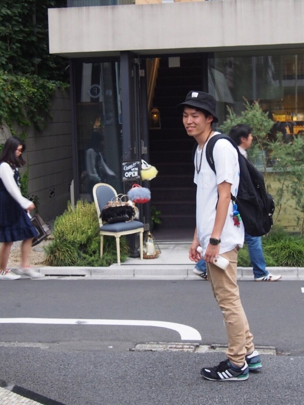 「好きなもの」｜「MR.GENTLEMANのアイテム（Tシャツ/カットソー、ホワイト系）」を使った、KCさん（メンズ・180cm）の冬コーディネートの1枚目の写真