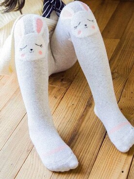 「アイテム（タイツ/ストッキング、シルバー系）」を使った、ヴィキーさん（キッズ・100cm）の冬コーディネート