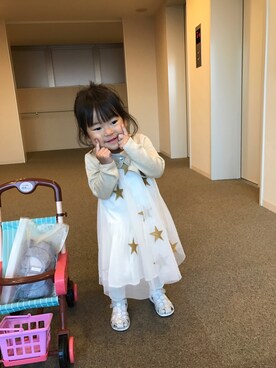 「STELLA McCARTNEY（ステラマッカートニー）のアイテム（One piece dress、ホワイト系）」を使った、ももちゃんさん（キッズ）の冬コーディネート