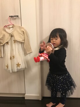 「kate spade new york（ケイトスペード ニューヨーク）のアイテム（T Shirts、ブラック系）」を使った、ももちゃんさん（キッズ）の冬コーディネート