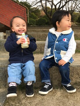 「ネイビー×ホワイト」｜「アイテム（サロペット/オーバーオール）」を使った、sou-ayaさん（キッズ・80cm）の冬コーディネート