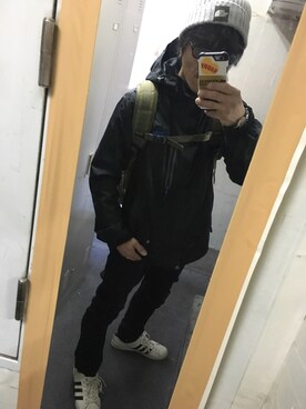 「SUPER FINE（スーパーファイン）のアイテム」を使った、Tsuguo Kawaharaさん（メンズ・165cm）の冬コーディネート