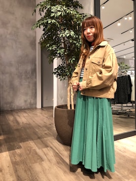 「グリーンスカート」｜「アイテム（ジャケット/アウター）」を使った、GRAND GLOBAL 高尾店さん（レディース・160cm）の春コーディネート