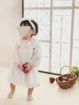 「エプロンワンピース」｜「アイテム（その他）」を使った、pipiさん（キッズ・70cm）の冬コーディネート