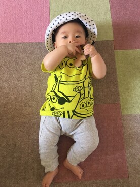 「西松屋（ニシマツヤ）のアイテム（T Shirts、イエロー系）」を使った、ao53さん（キッズ・70cm）の春コーディネート