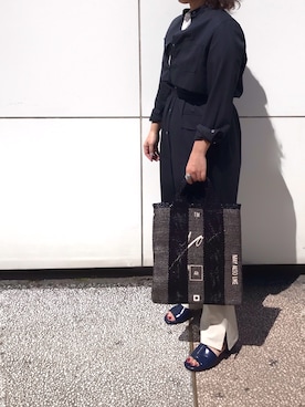「スリットパンツ」｜「アイテム（シャツワンピース）」を使った、クロマメさん（レディース・161cm）の夏コーディネート