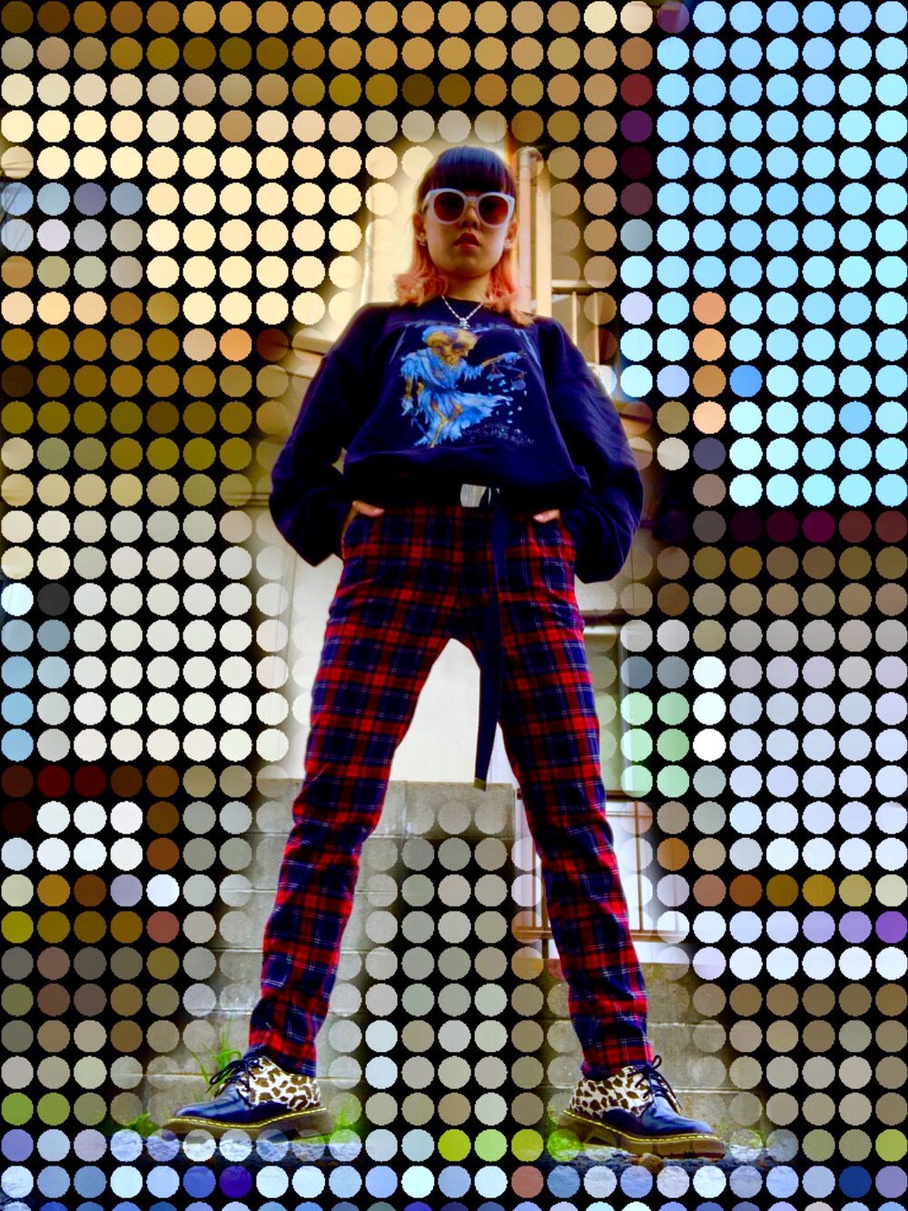 「赤チェックパンツ、今日のコーデ、春コーデ、ootd、ママコーデ、METALLICA、フォローミー」｜「GUのアイテム（スウェット、ブラック系）」を使った、M.さん（レディース・159cm）の春コーディネートの1枚目の写真