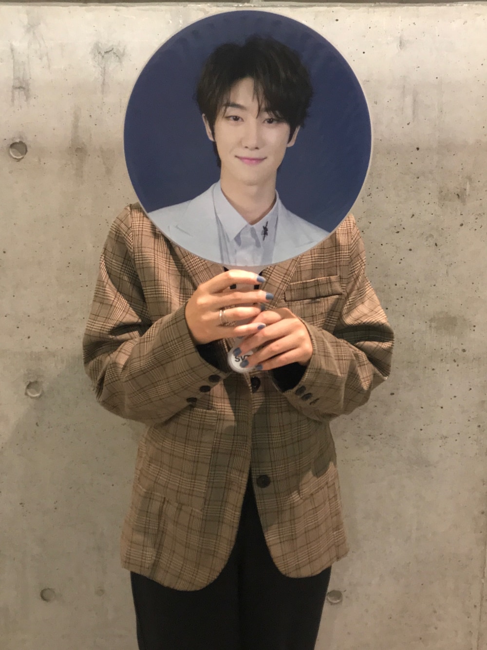 「カジュアルコーデ、大人カジュアル、シンプルコーデ、韓国ファッション、韓国ブランド、SEVENTEEN (K-POP)、ライブ、参戦服」｜「THE8のアイテム（その他雑貨、ブルー系）」を使った、yuikaさん（レディース・156cm）の秋コーディネートの1枚目の写真