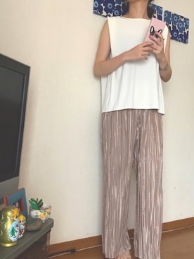 「白トップス」｜「アイテム（財布/小物）」を使った、杏さん（レディース・167cm）の夏コーディネート