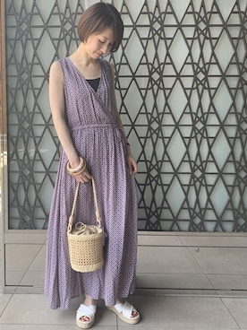 「SHIPS（シップス）のアイテム（アクセサリー）」を使った、大友さん（レディース・157cm）の夏コーディネート