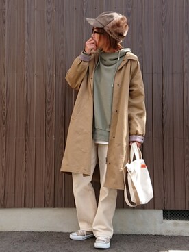 「ホワイトデニム」｜「アイテム（ステンカラーコート）」を使った、めぐっぺさん（レディース・159cm）の冬コーディネート